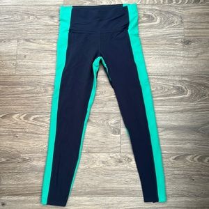 Athleta 7/8 salutation stash yin leggings size small